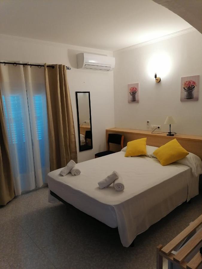 Hostal Pepe San Ferrán de ses Roques Exterior foto
