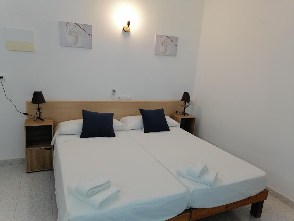 Hostal Pepe San Ferrán de ses Roques Exterior foto