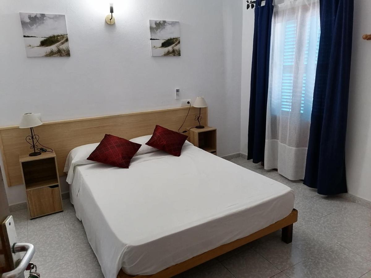 Hostal Pepe San Ferrán de ses Roques Exterior foto