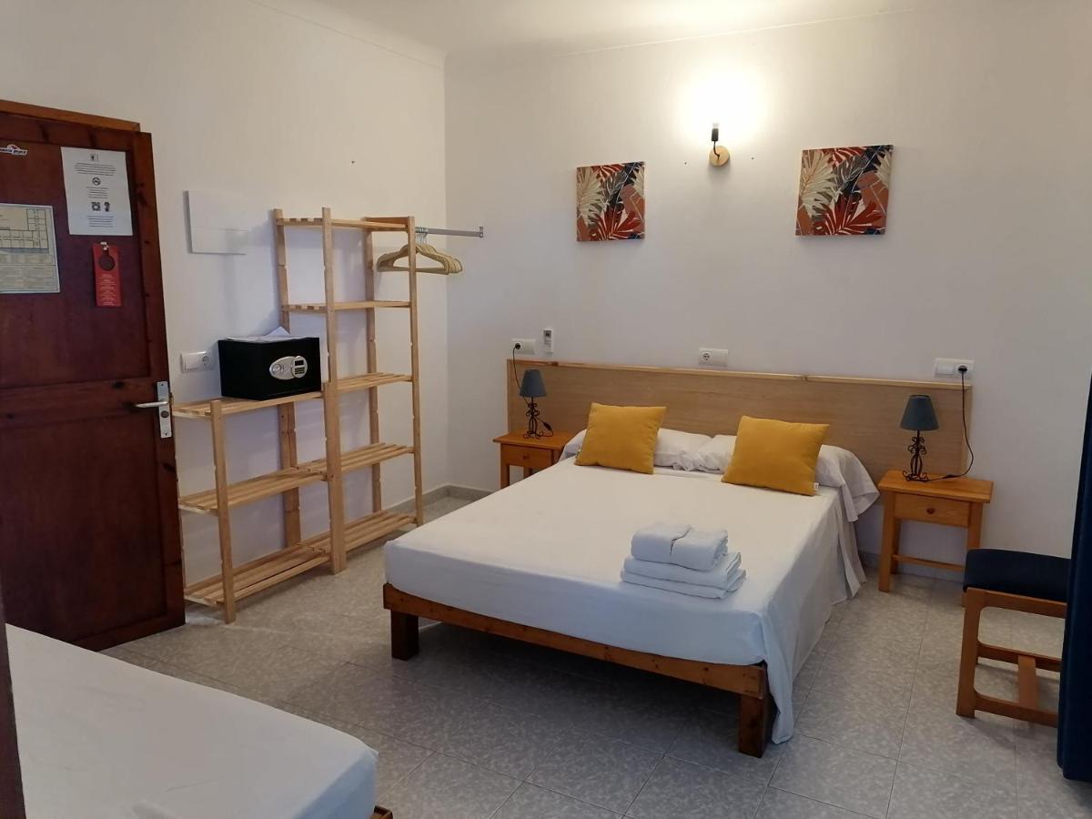 Hostal Pepe San Ferrán de ses Roques Exterior foto