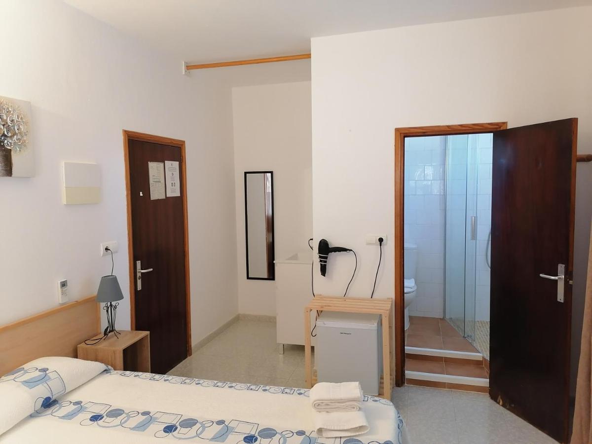 Hostal Pepe San Ferrán de ses Roques Exterior foto